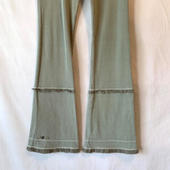 Naartjie Girls Olive Green Ribbed Ruffled Leggings Size 10/12 - Picture 3 of 7
